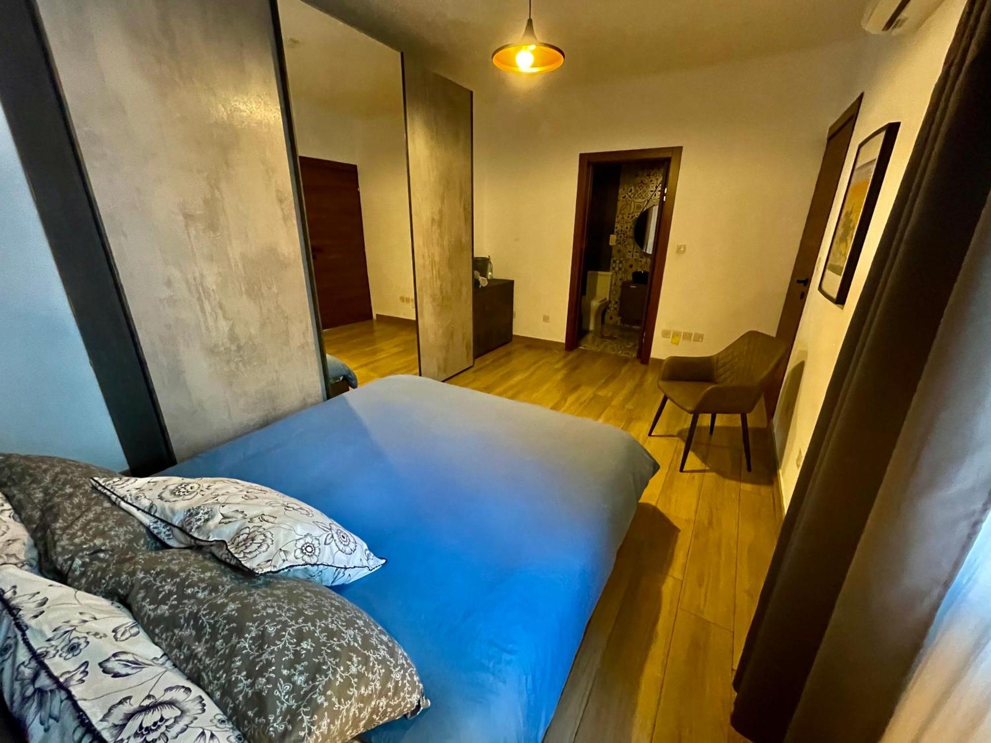 Airport Accommodation Bedroom With Your Own Private Bathroom Self Check In And Self Check Out Air-Condition Included Mqabba Buitenkant foto